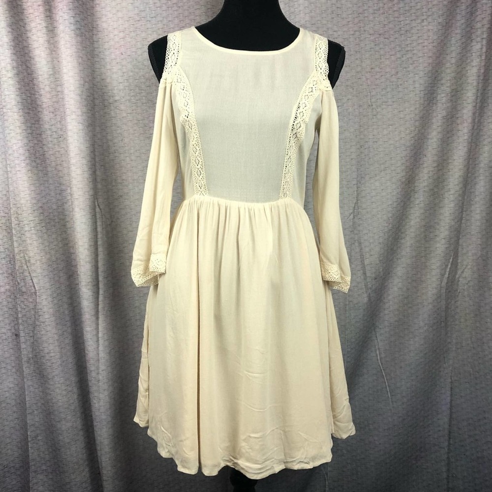 Sadie & Sage Lace Cold Shoulder Mini Dress S NWT